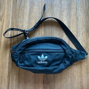 NWOT Adidas Fanny Pack, Black and White, Padding, Pockets